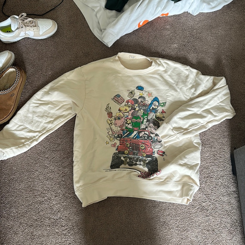 Brandy Melville oversized  crewneck.